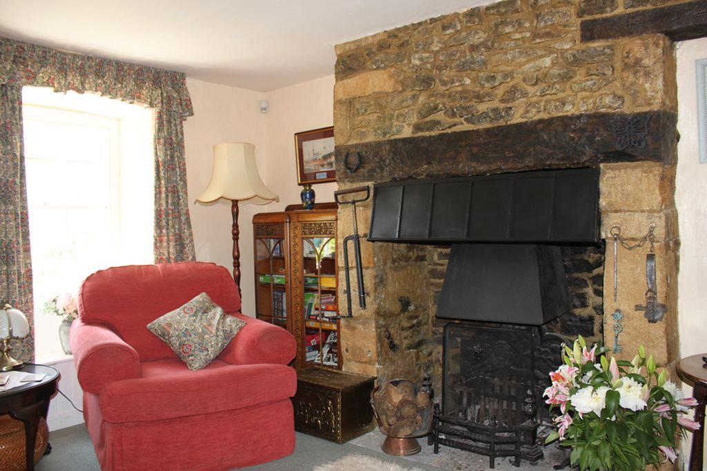 Enniskerry - The Loves